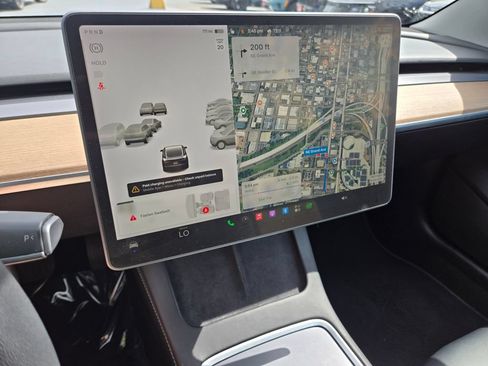 Used 2022 Tesla Model 3 Long Range AWD/4WD image 27
