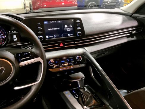 Used 2021 Hyundai Elantra SEL image 6