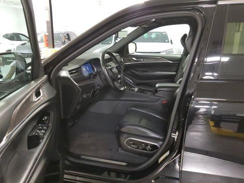 Used 2022 Jeep Grand Cherokee L Overland w/ Luxury Tech Group IV AWD/4WD image 21