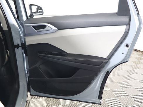 Used 2025 Volkswagen Taos SE image 49