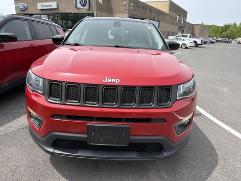 Used 2020 Jeep Compass Latitude w/ Cold Weather Group AWD/4WD image 3