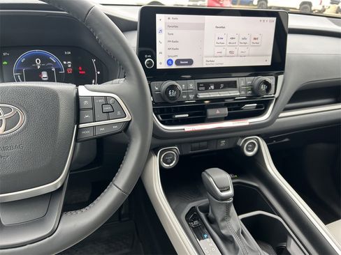 Used 2026 Toyota Grand Highlander XLE image 19