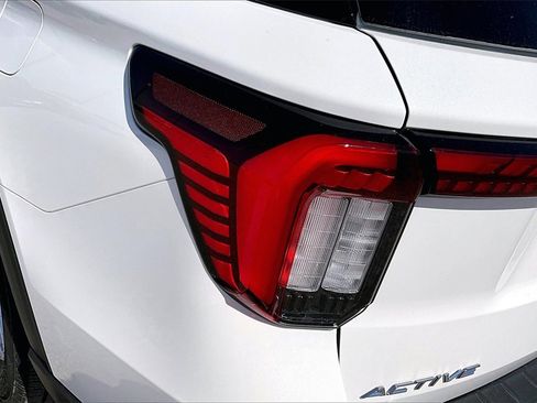 New 2025 Ford Explorer Active w/ Active Comfort Package image 14