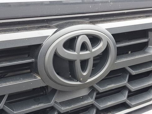 Used 2025 Toyota Tacoma TRD Sport AWD/4WD image 13