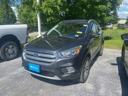 Used 2017 Ford Escape Titanium AWD/4WD image 3