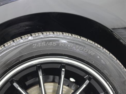 Used 2015 Toyota Camry XSE w/ Advanced Technology Package image 38