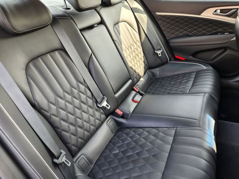 Used 2021 Genesis G70 2.0T w/ Prestige Package RWD image 17