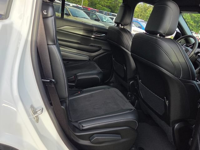 Used 2024 Jeep Grand Cherokee L Altitude RWD image 16