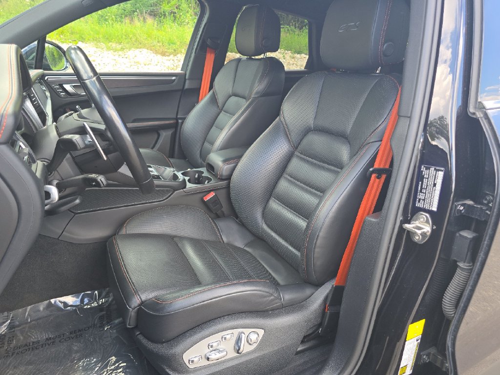 Used 2023 Porsche Macan GTS AWD/4WD image 5