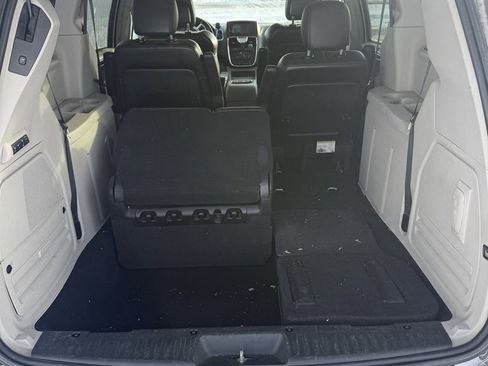 Used 2011 Chrysler Town & Country Limited w/ Trailer Tow Group image 5