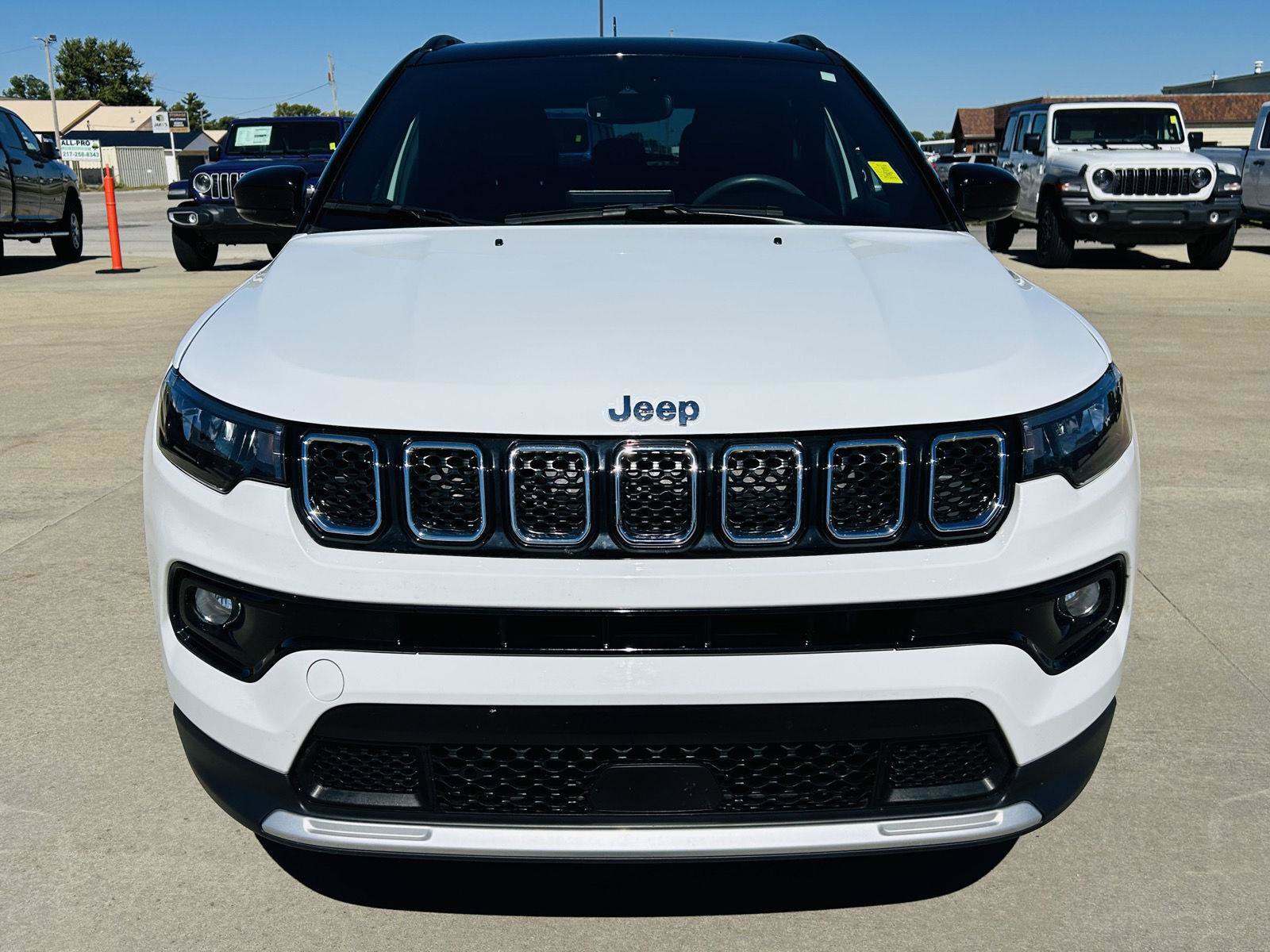 Used 2023 Jeep Compass Limited w/ Sun and Sound Group AWD/4WD image 33