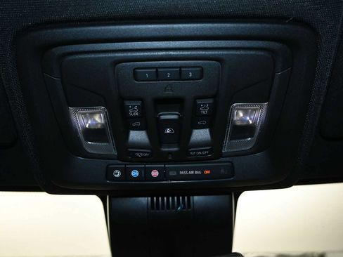 Used 2022 Chevrolet Silverado 1500 ZR2 w/ Technology Package AWD/4WD image 24