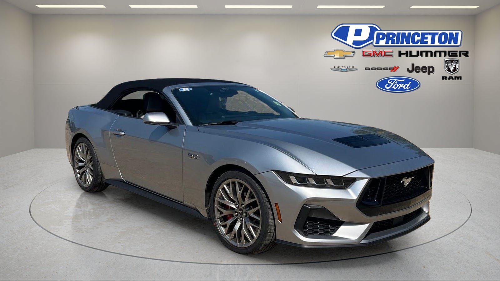 Used 2025 Ford Mustang GT Premium RWD image 2