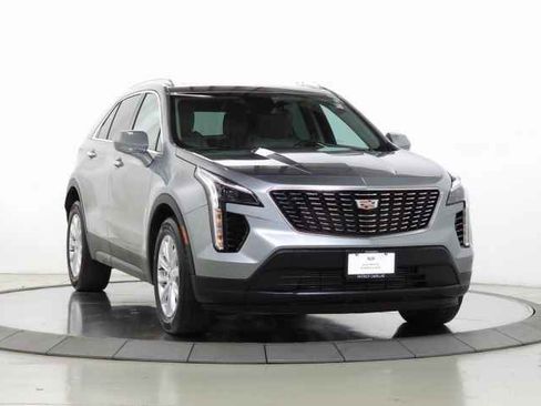 Used 2023 Cadillac XT4 Luxury w/ Cold Weather Package image 10