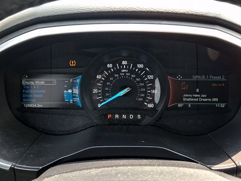 Used 2018 Ford Edge Titanium w/ Equipment Group 301A AWD/4WD image 23