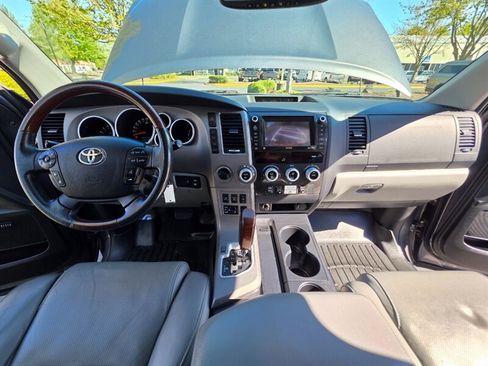 Used 2011 Toyota Sequoia Platinum AWD/4WD image 58