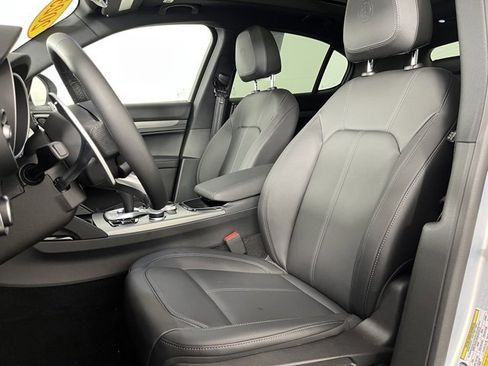 Used 2025 Alfa Romeo Stelvio Sprint w/ Convenience Package image 17