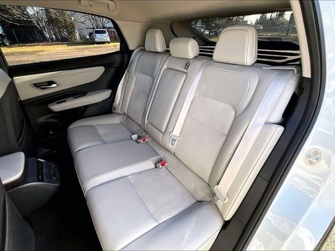 Used 2023 Nissan Ariya FWD image 22