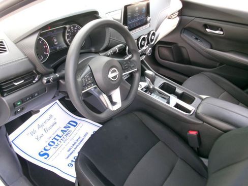 Used 2025 Nissan Sentra SV FWD image 12