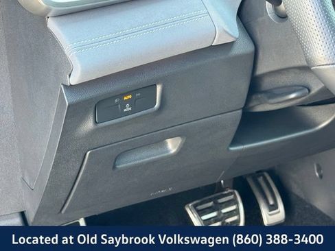 Certified 2025 Volkswagen Tiguan SE R-Line AWD/4WD image 37