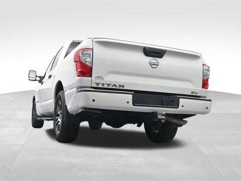 Used 2024 Nissan Titan SV w/ SV Convenience Package RWD image 23