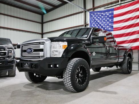 Used 2015 Ford F350 Platinum image 3