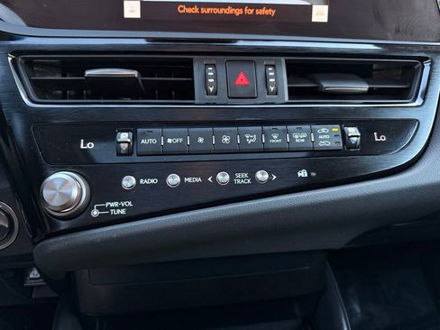 Certified 2025 Lexus ES 350 w/ Accessory Package (Z2) image 22