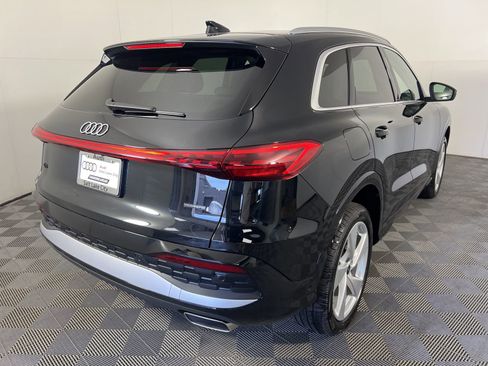 Certified 2025 Audi Q5 2.0T Premium Plus w/ Premium Plus image 7