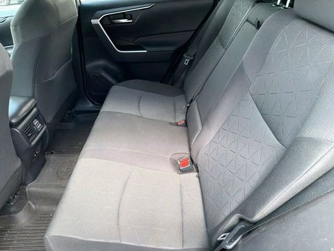 Used 2020 Toyota RAV4 XLE w/ Convenience Package AWD/4WD image 9