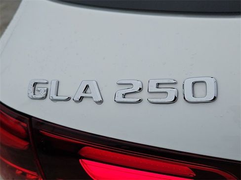 Used 2026 Mercedes-Benz GLA 250 image 12