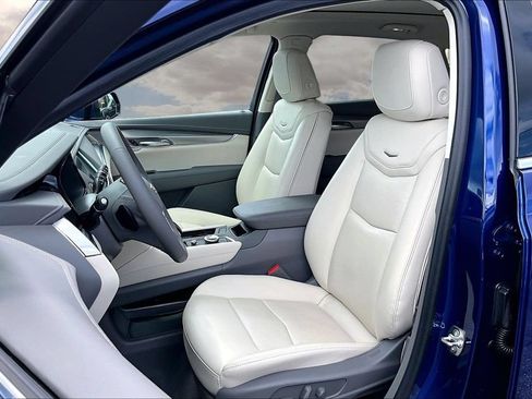 Used 2025 Cadillac XT5 Premium Luxury FWD image 21