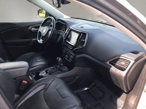 Used 2019 Jeep Cherokee Limited w/ Technology Group AWD/4WD image 48