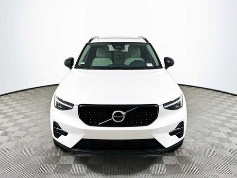 Used 2026 Volvo XC40 B5 Ultra w/ Climate Package AWD/4WD image 2