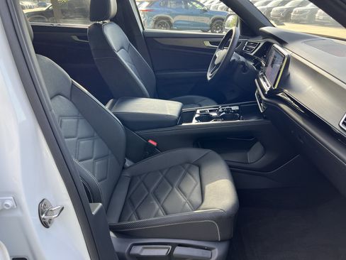 Certified 2026 Volkswagen Atlas Cross Sport SE w/ Panoramic Sunroof Package FWD image 27