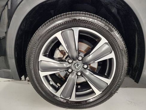 Used 2019 Lexus UX 200 FWD image 8