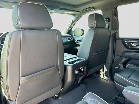 Used 2023 GMC Yukon SLT AWD/4WD image 22