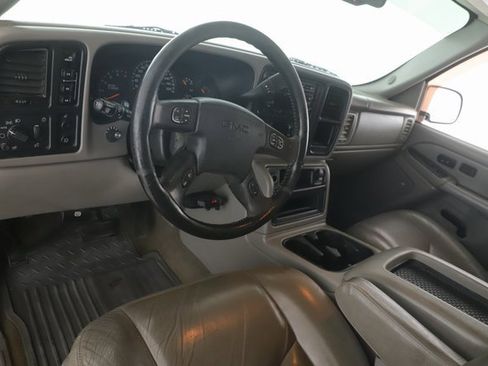 Used 2006 GMC Sierra 2500 SLT w/ Heavy-Duty Power Package image 17