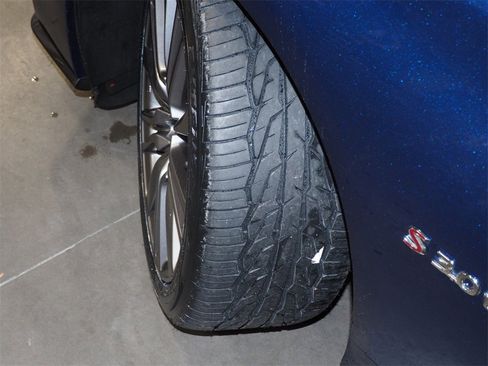 Used 2018 INFINITI Q50 Red Sport 400 w/ Carbon Fiber Package image 18