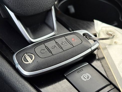 Certified 2023 Nissan Rogue SV image 41