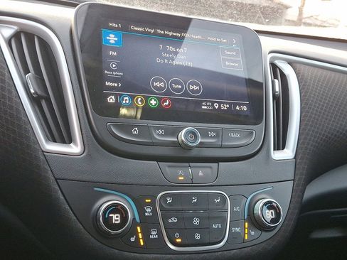 Used 2024 Chevrolet Malibu LT image 27