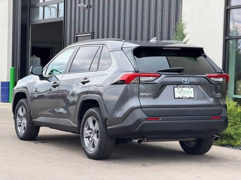 Used 2022 Toyota RAV4 XLE w/ Convenience Package AWD/4WD image 3