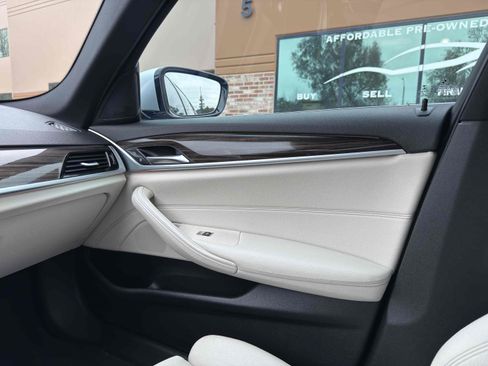 Used 2017 BMW 540i image 23