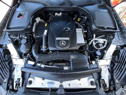 Used 2019 Mercedes-Benz GLC 300 image 17