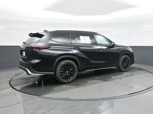 Certified 2025 Toyota Highlander XSE image 7