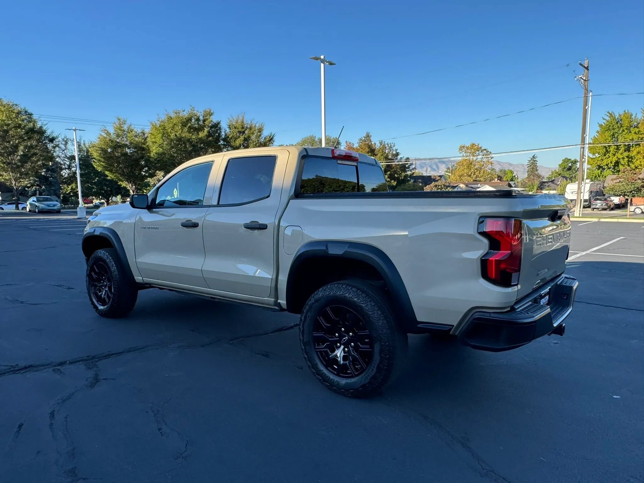 Used 2023 Chevrolet Colorado Trail Boss w/ Advanced Trailering Package AWD/4WD image 4