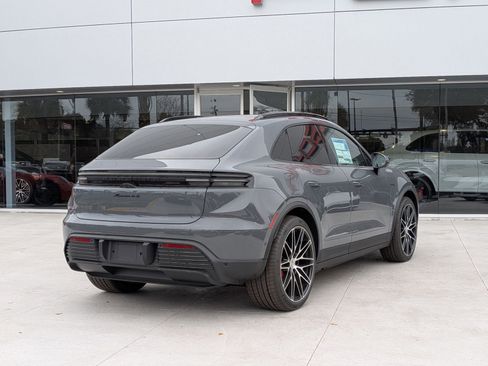 New 2026 Porsche Macan 4S Electric image 9