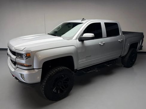 Used 2017 Chevrolet Silverado 1500 LT w/ All Star Edition AWD/4WD image 41