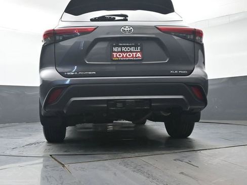 Certified 2021 Toyota Highlander XLE image 35