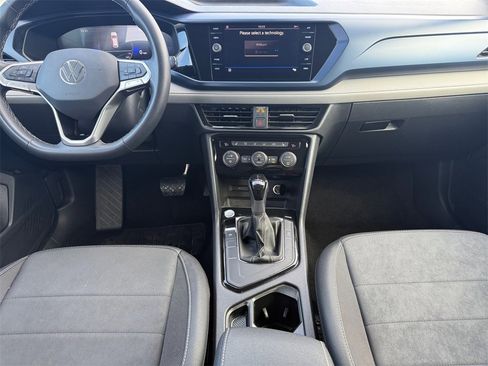 Used 2024 Volkswagen Taos SE image 10