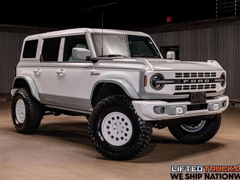 Used 2023 Ford Bronco Heritage Edition AWD/4WD image 1